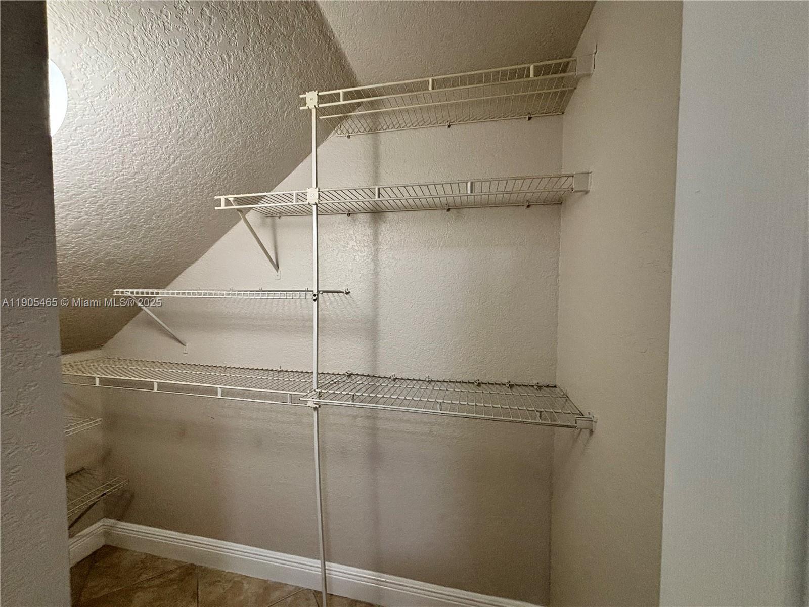 VILLAS DE TUSCANY CONDO - Residential Lease