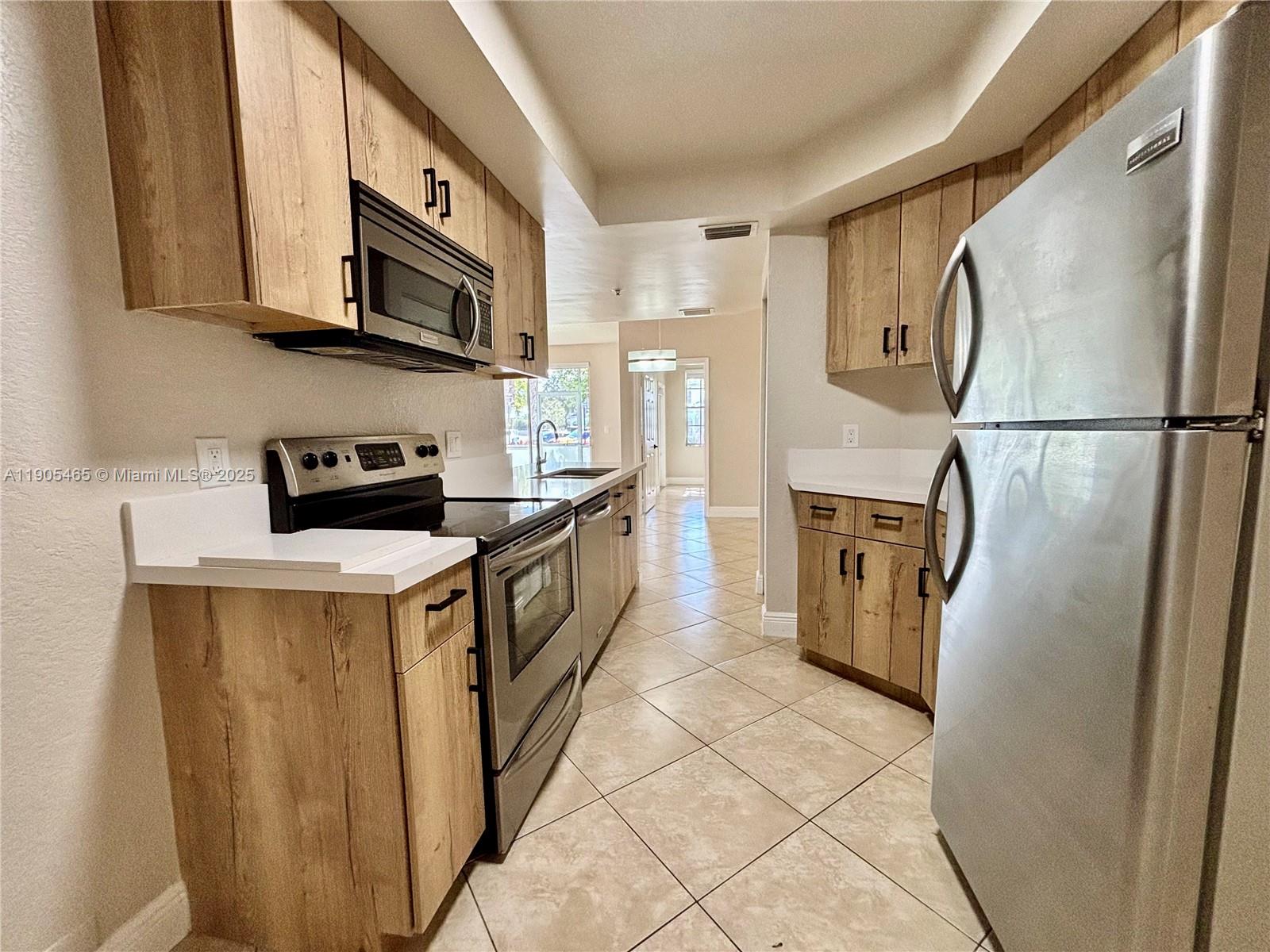 VILLAS DE TUSCANY CONDO - Residential Lease