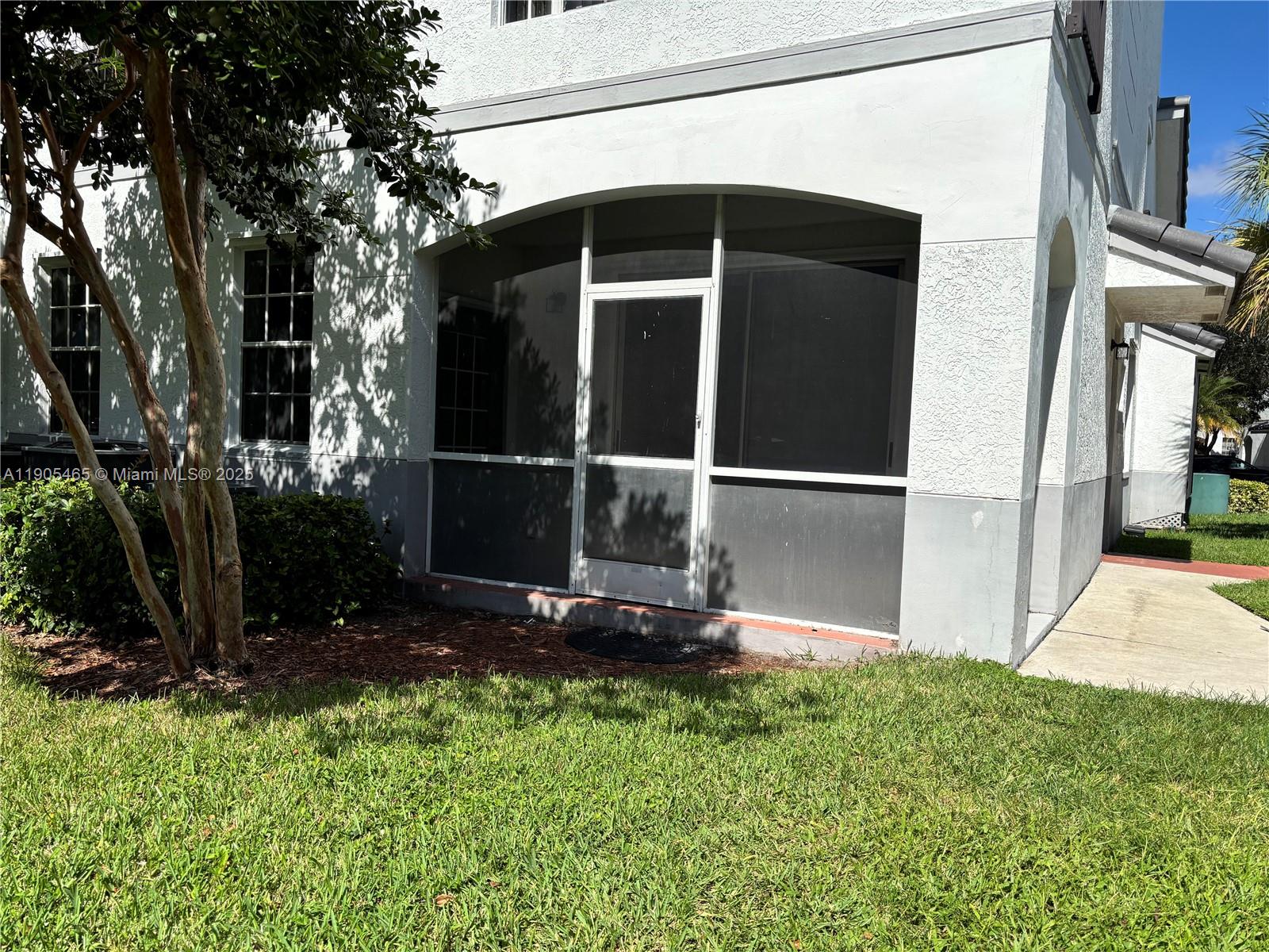 VILLAS DE TUSCANY CONDO - Residential Lease