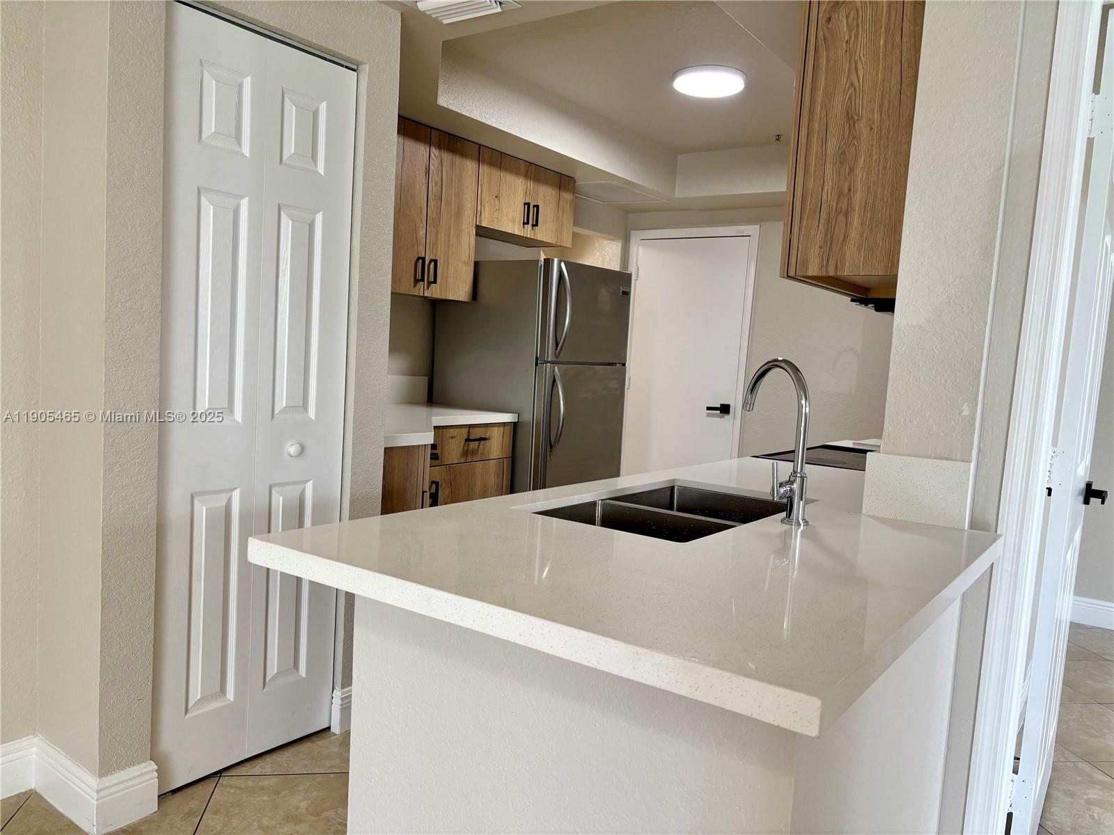 VILLAS DE TUSCANY CONDO - Residential Lease