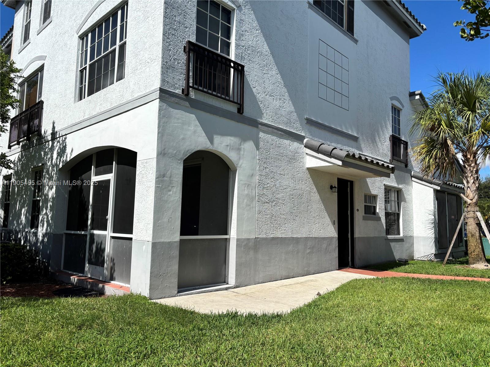 VILLAS DE TUSCANY CONDO - Residential Lease