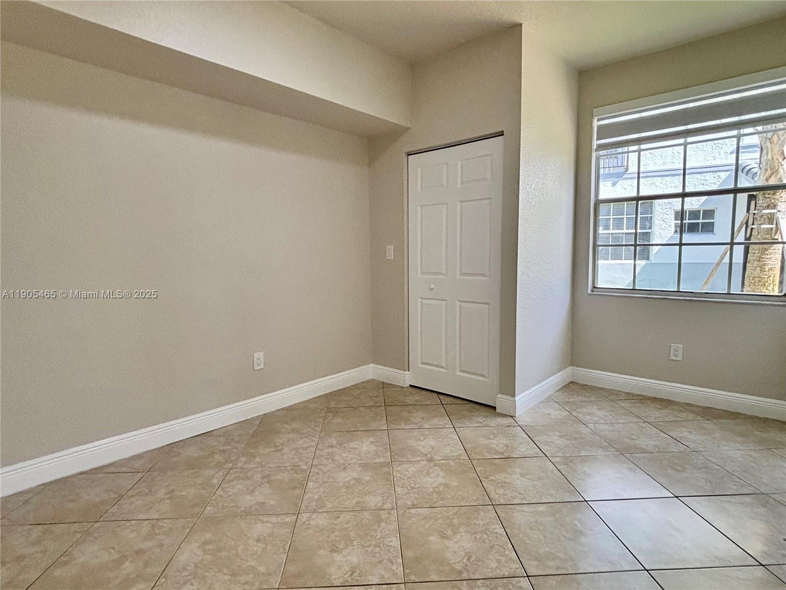 VILLAS DE TUSCANY CONDO - Residential Lease