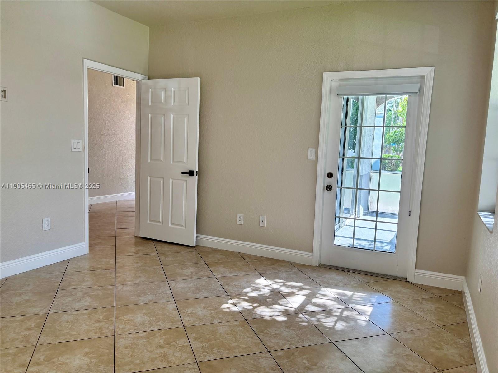 VILLAS DE TUSCANY CONDO - Residential Lease