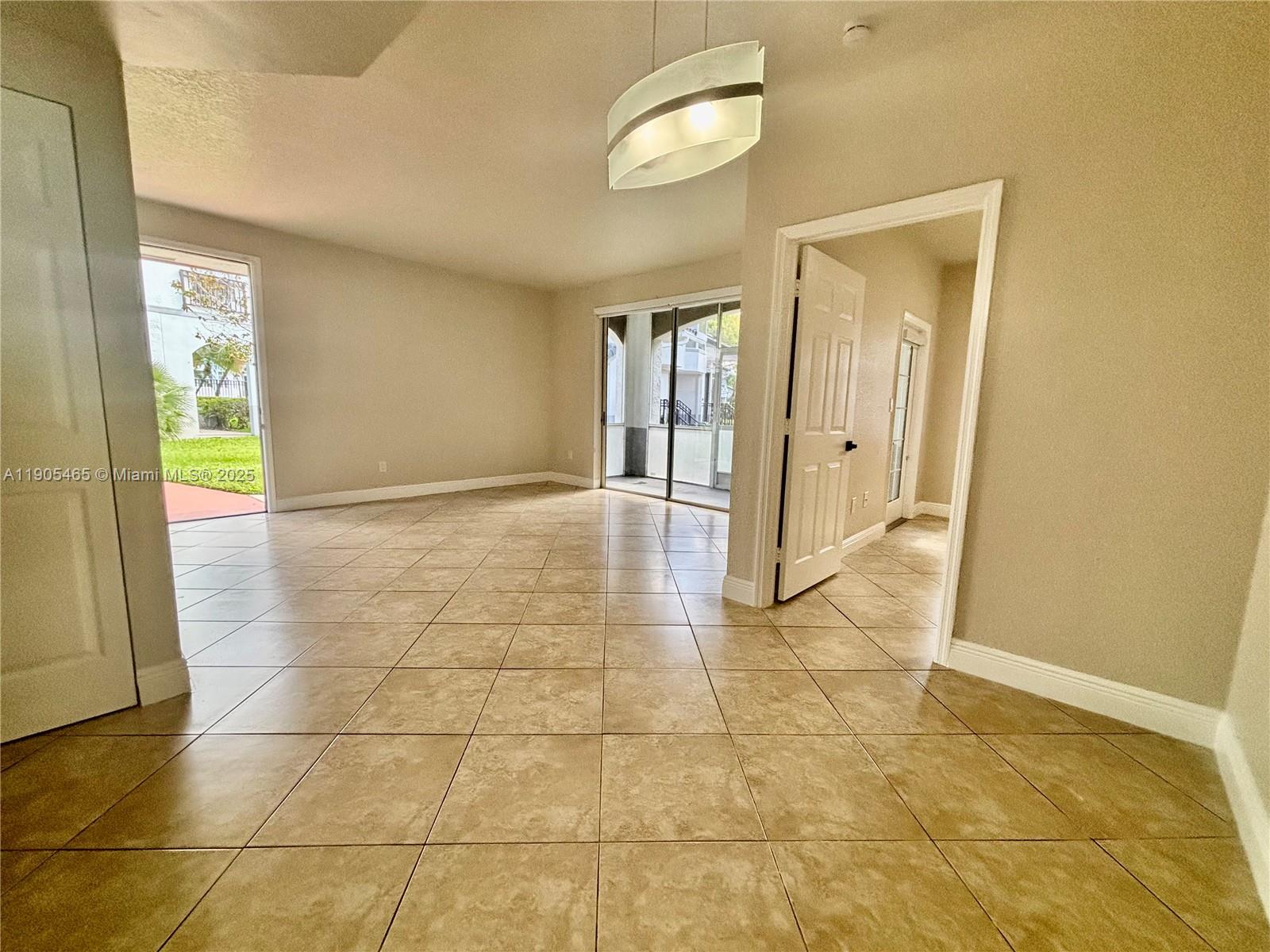 VILLAS DE TUSCANY CONDO - Residential Lease