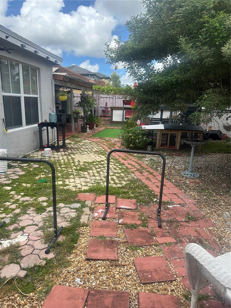 LAGUNA PONDS SEC I - Residential