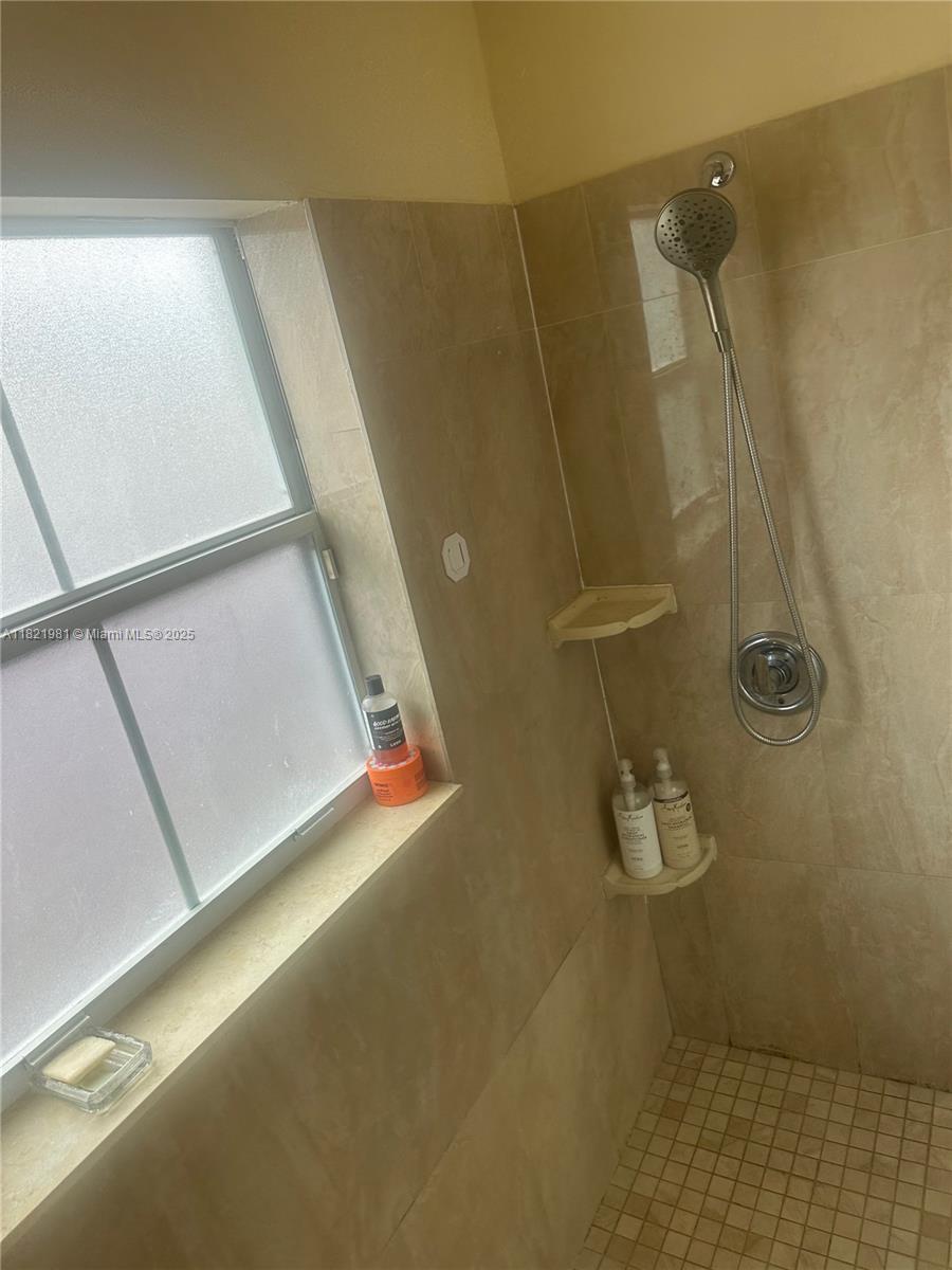 LAGUNA PONDS SEC I - Residential