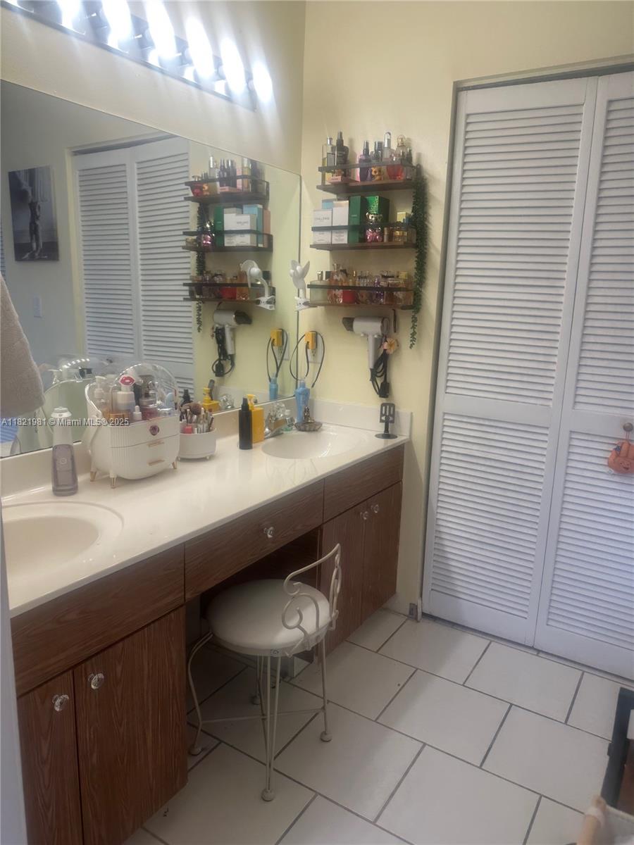 LAGUNA PONDS SEC I - Residential