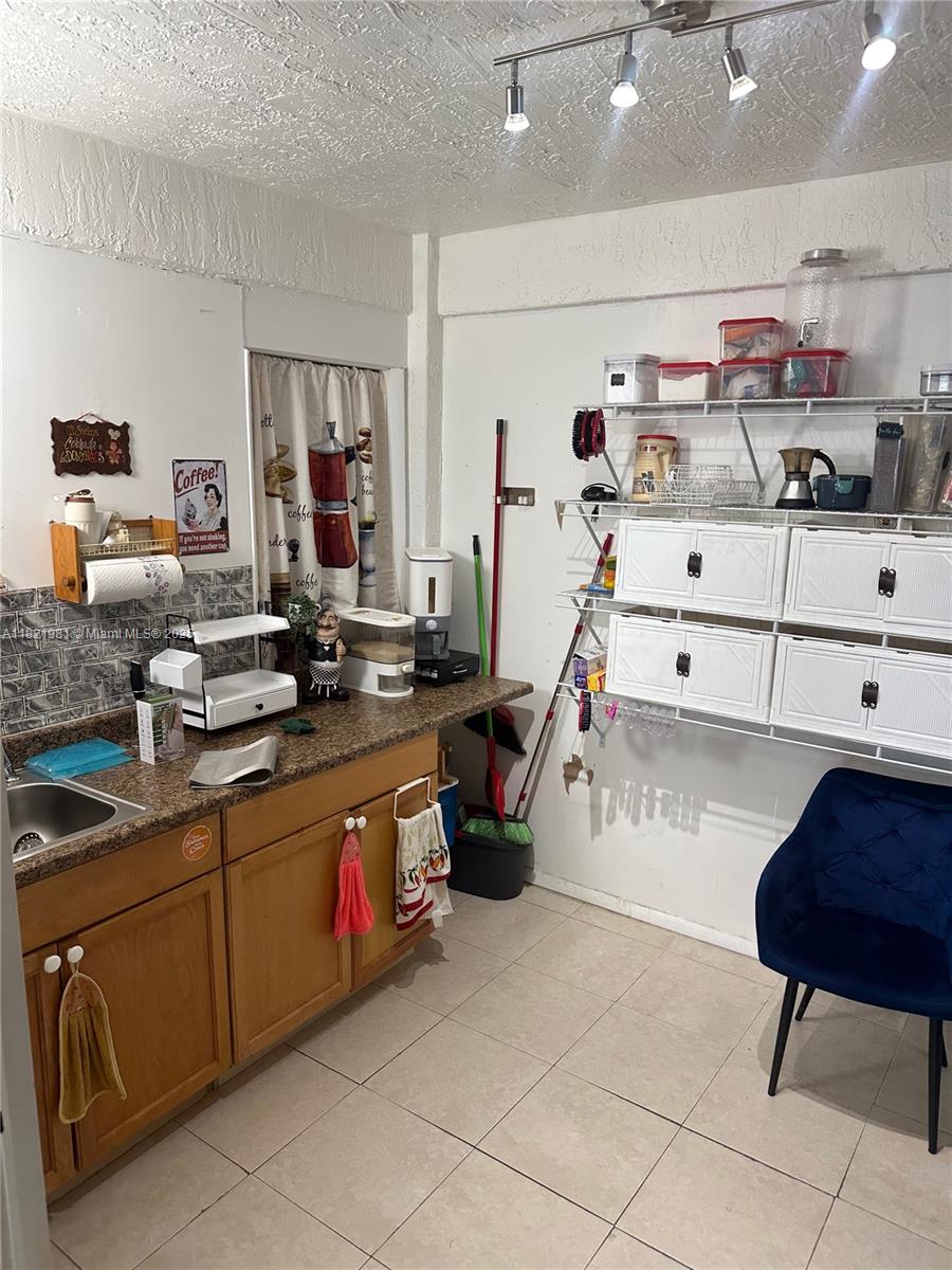 LAGUNA PONDS SEC I - Residential