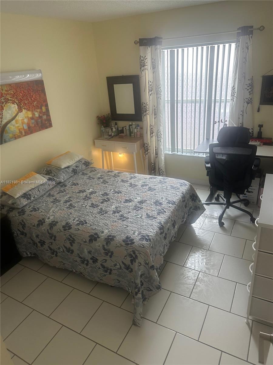 LAGUNA PONDS SEC I - Residential