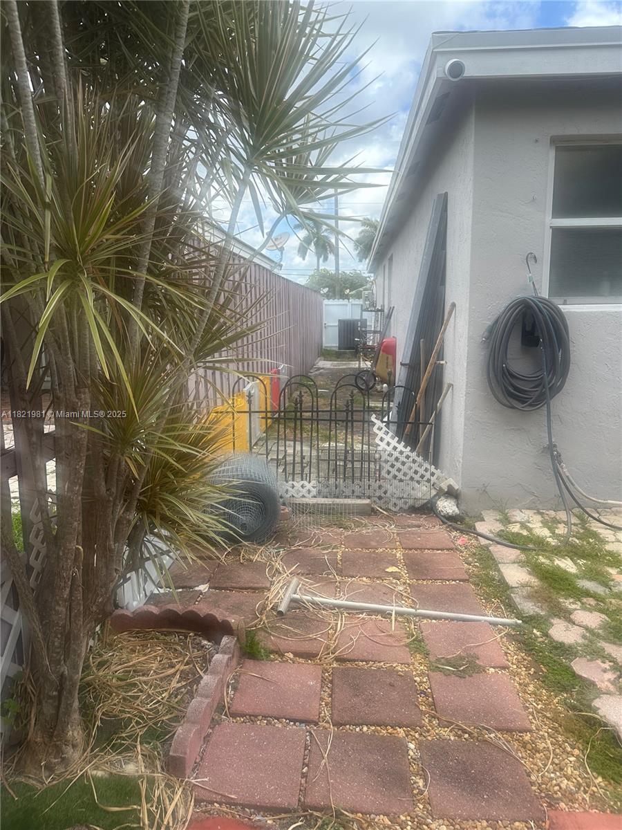 LAGUNA PONDS SEC I - Residential