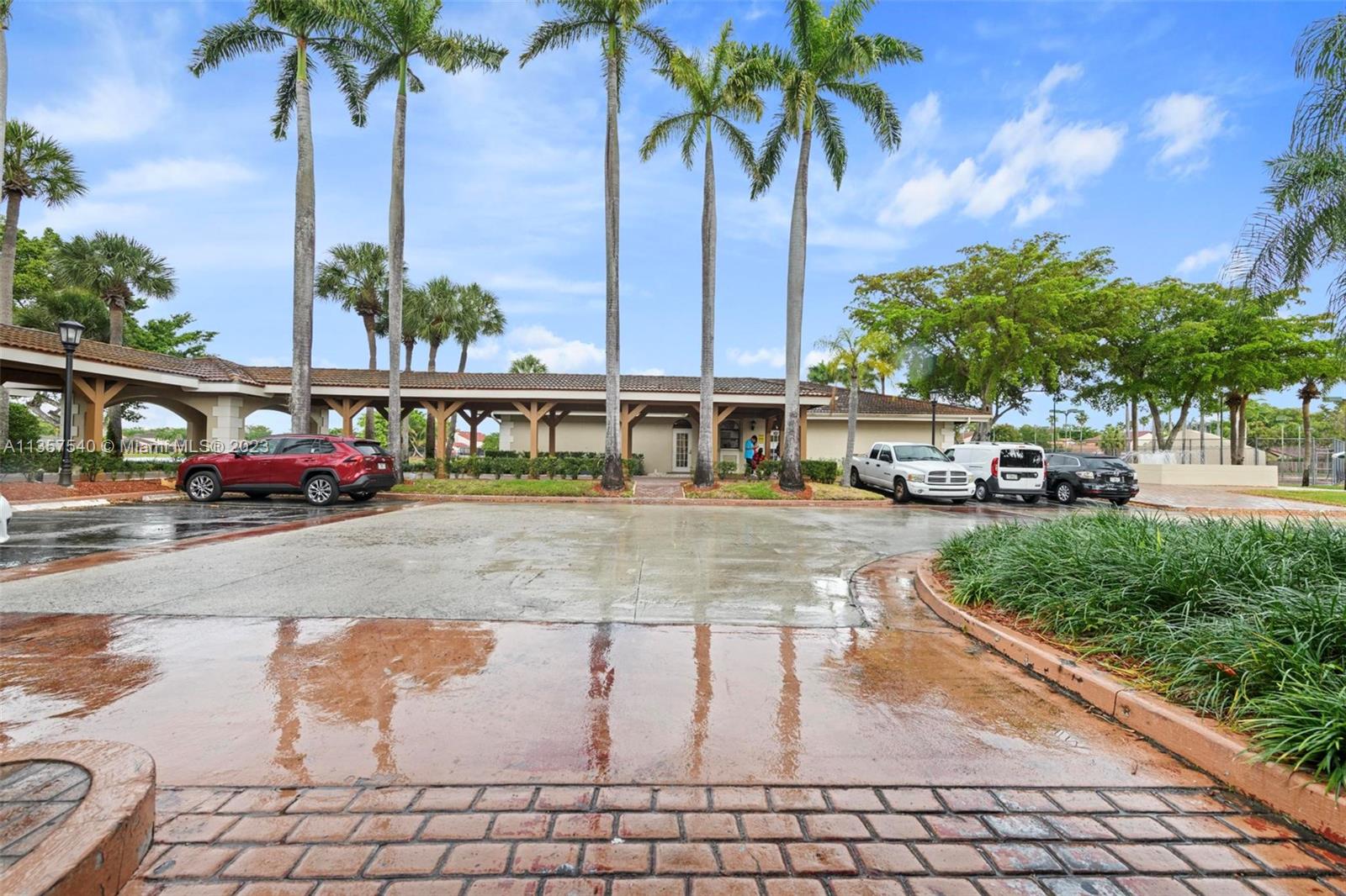 MOORS POINTE CONDO - Residential