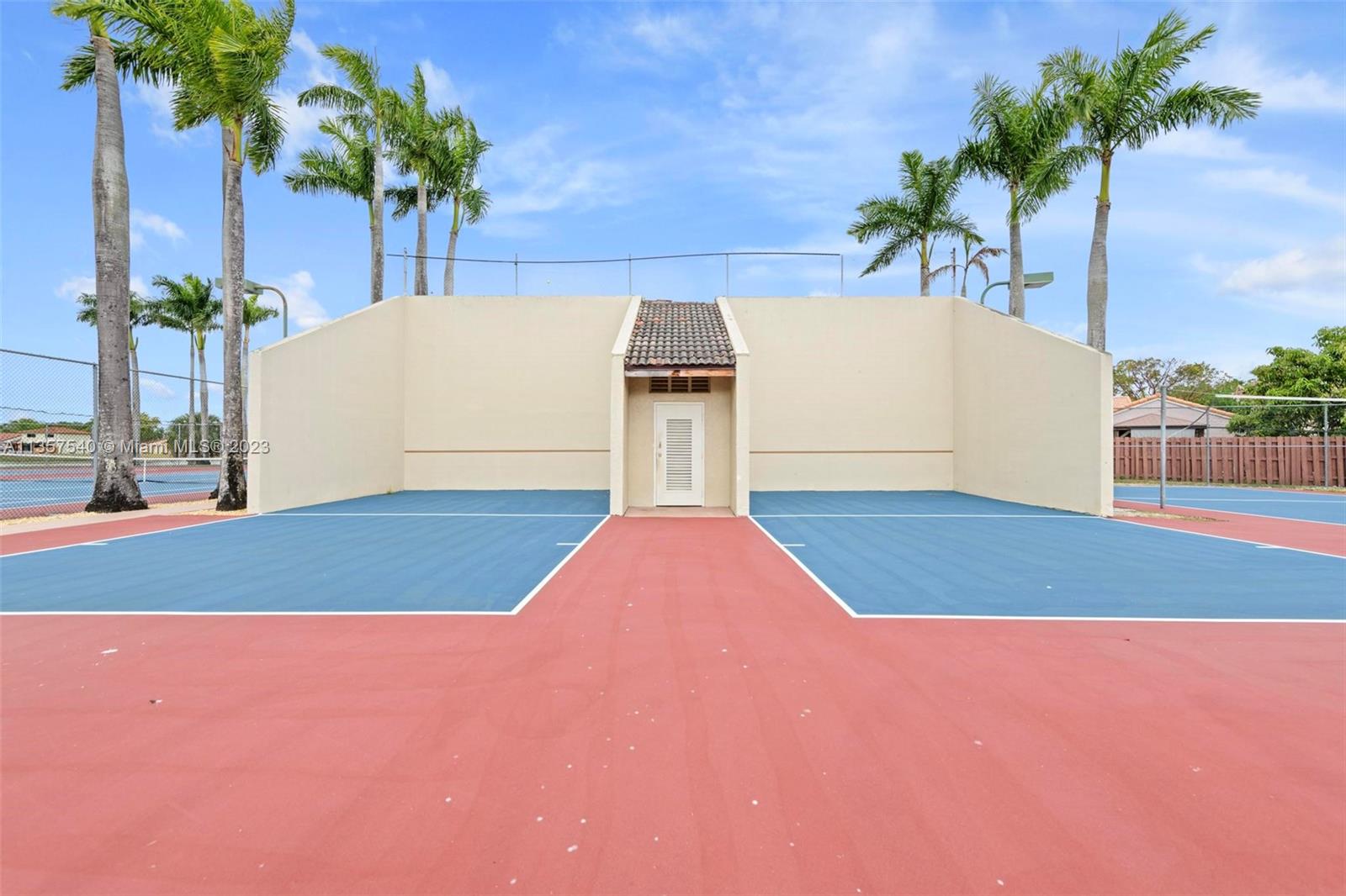 MOORS POINTE CONDO - Residential