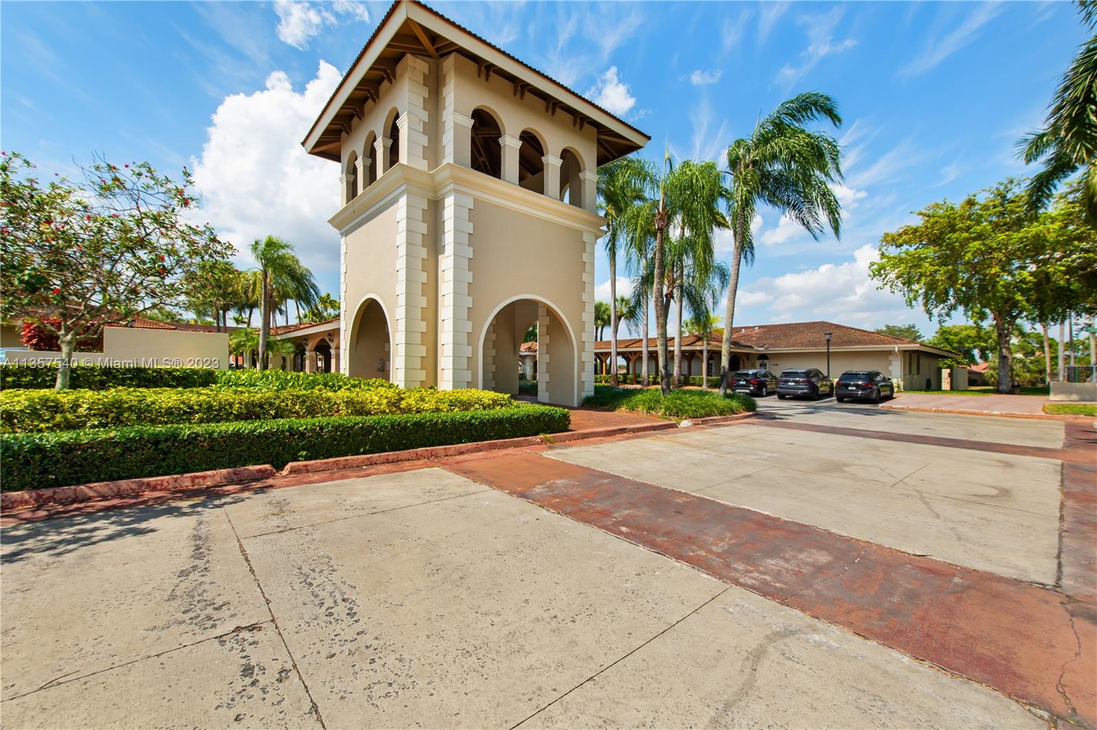 MOORS POINTE CONDO - Residential
