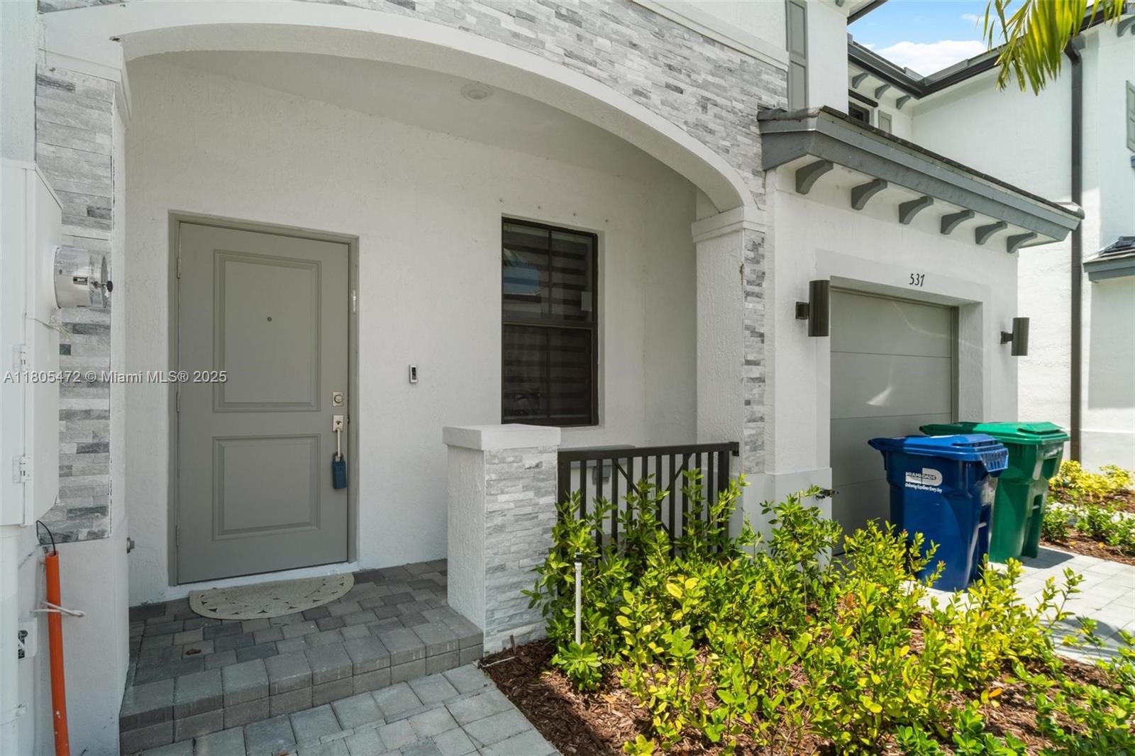 541 NW 204th St 0