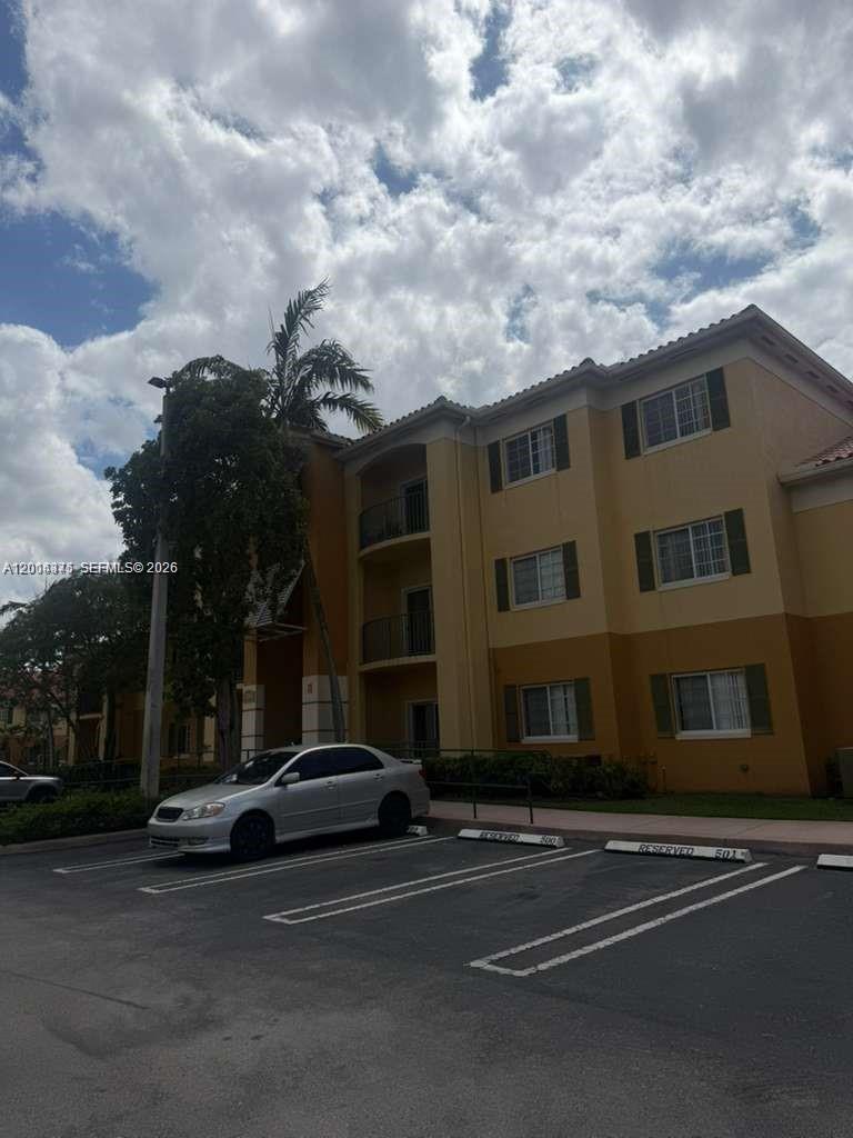 PALM GARDENS AT DORAL CON - Residential