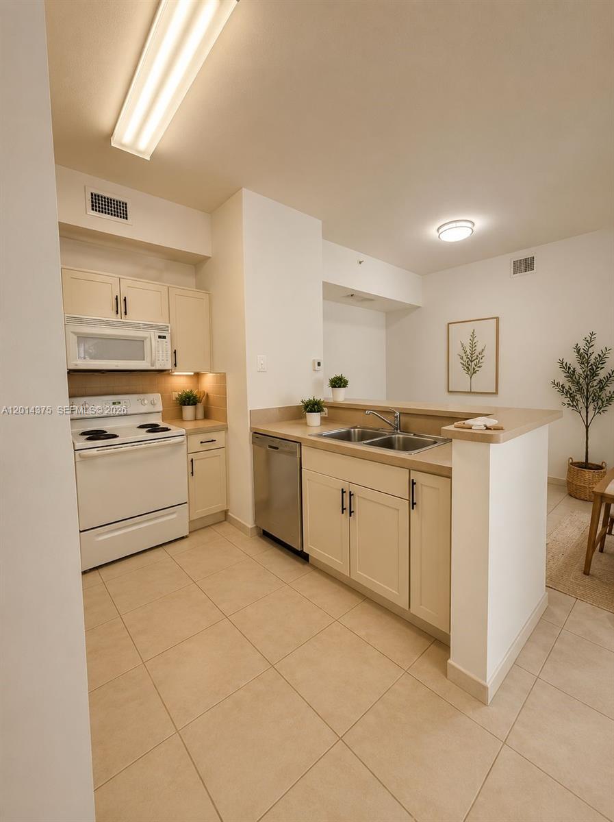 7280 NW 114th Ave 201-8