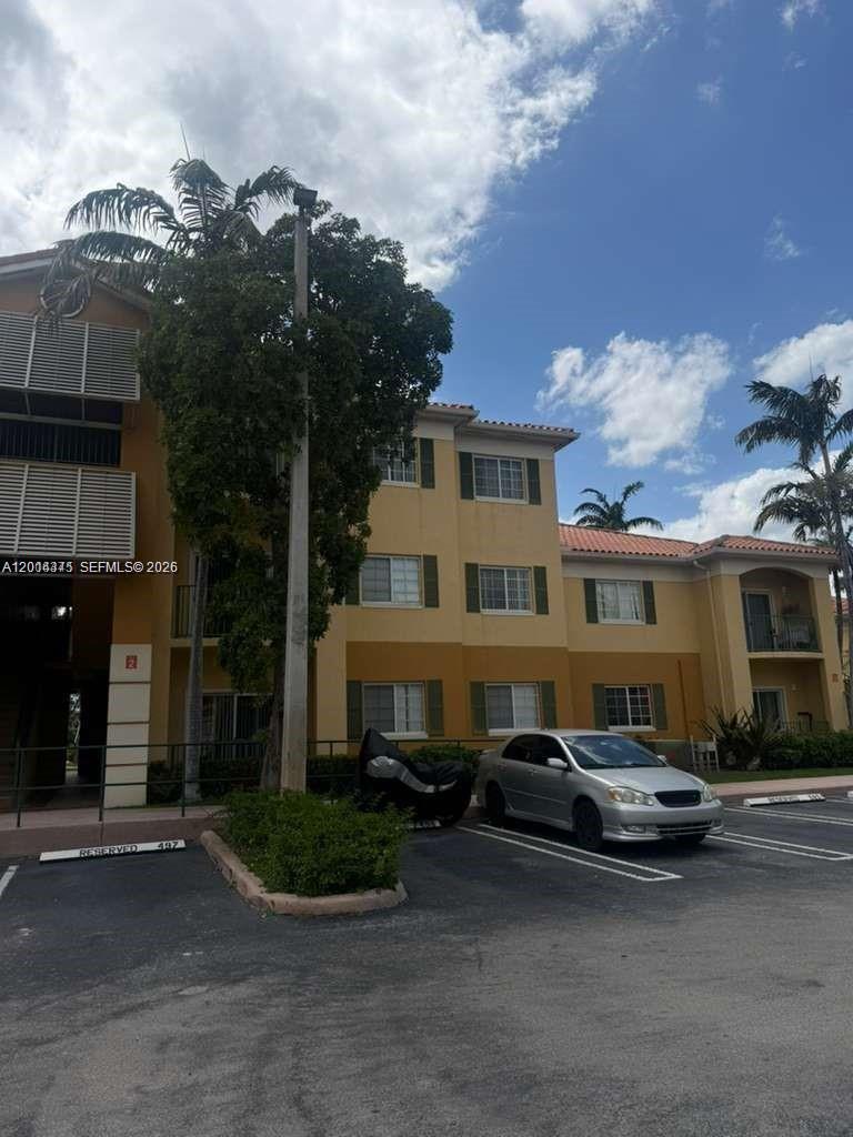 PALM GARDENS AT DORAL CON - Residential