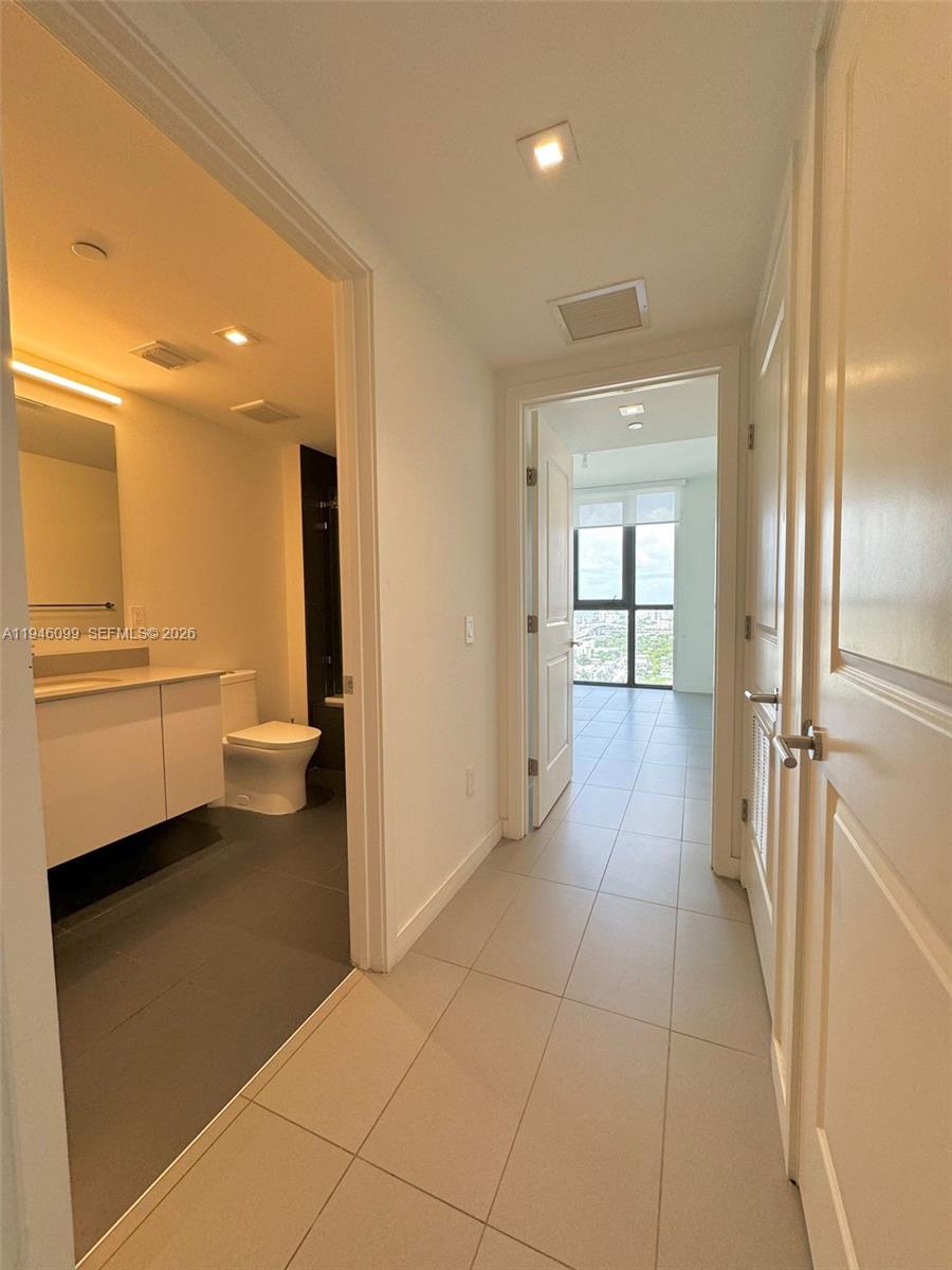 1600 NE 1st Ave 1716