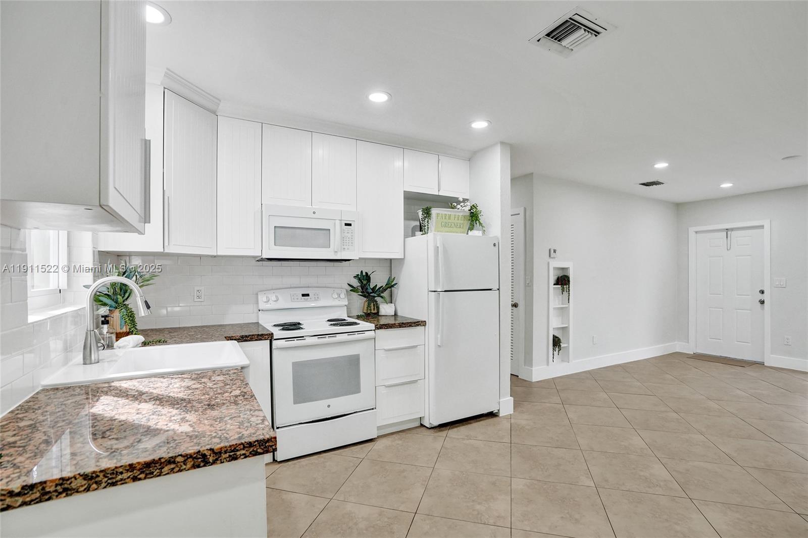 OCEAN RIDGE - Residential Lease