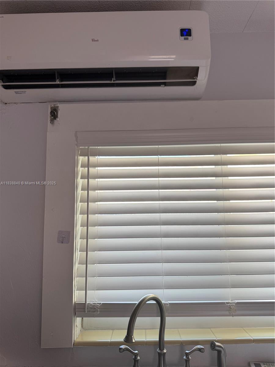 HOLLYWOOD BEACH SECOND AD - Residential Lease