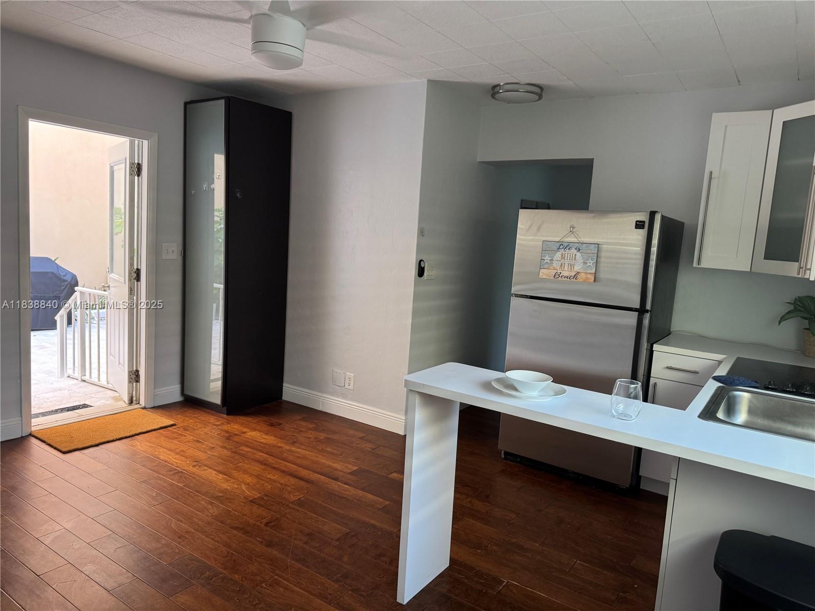 HOLLYWOOD BEACH SECOND AD - Residential Lease