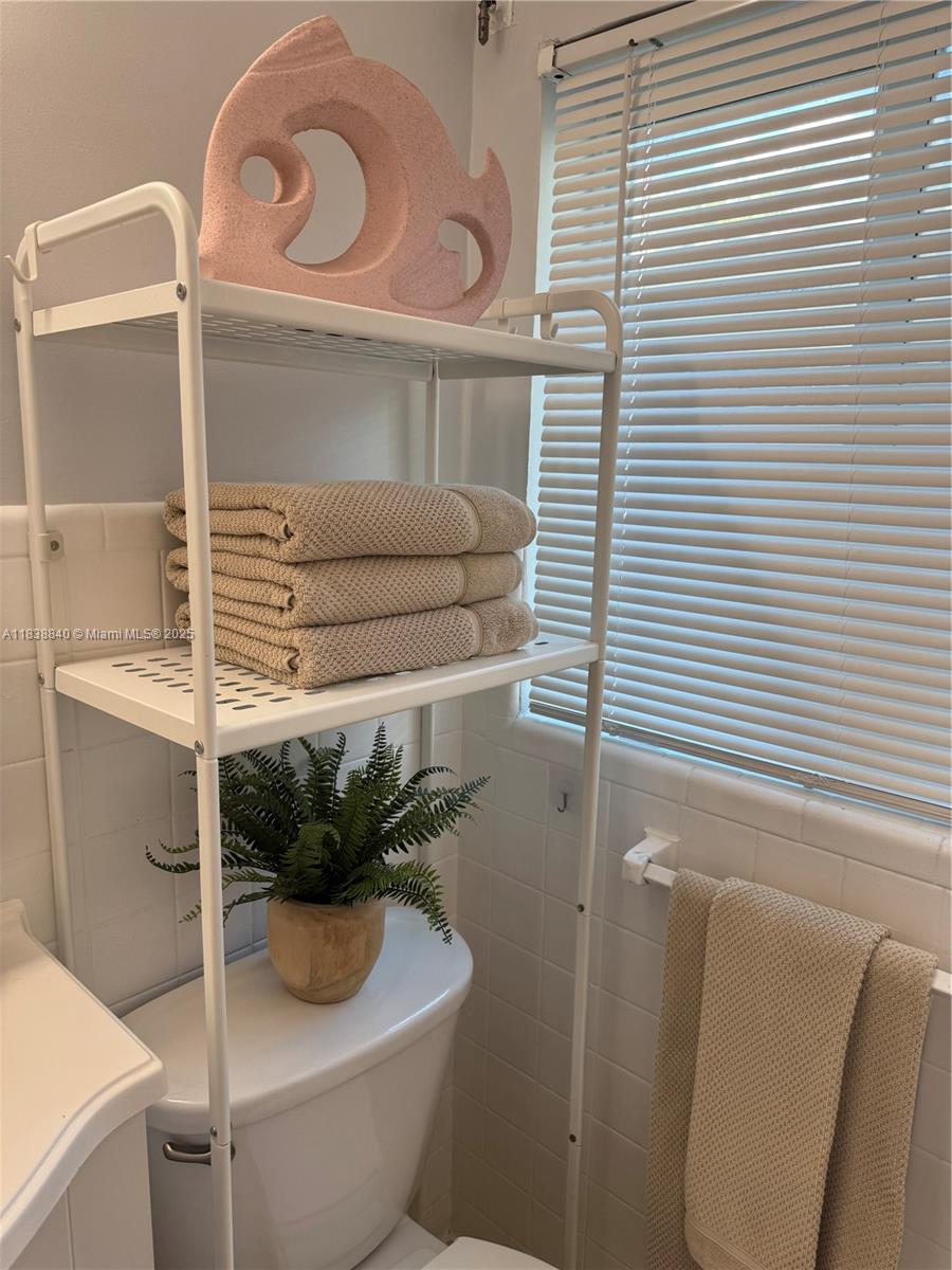 HOLLYWOOD BEACH SECOND AD - Residential Lease