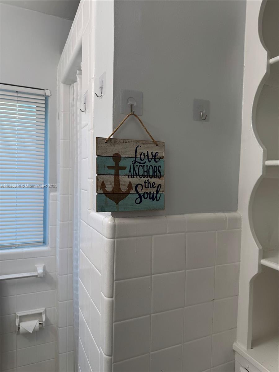 HOLLYWOOD BEACH SECOND AD - Residential Lease