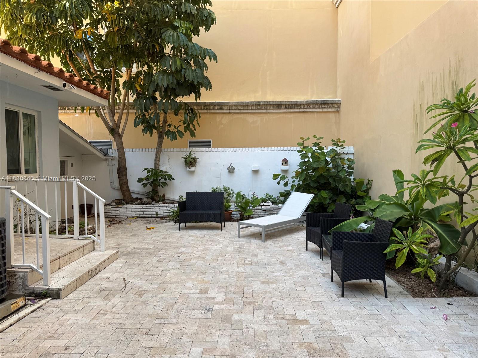 HOLLYWOOD BEACH SECOND AD - Residential Lease