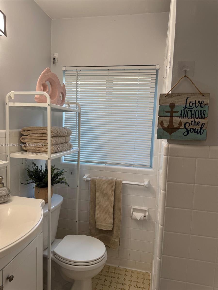 HOLLYWOOD BEACH SECOND AD - Residential Lease