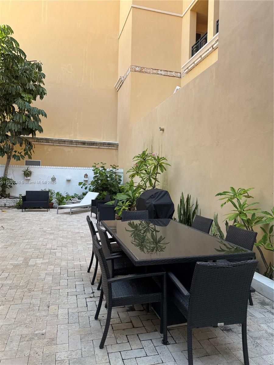 HOLLYWOOD BEACH SECOND AD - Residential Lease