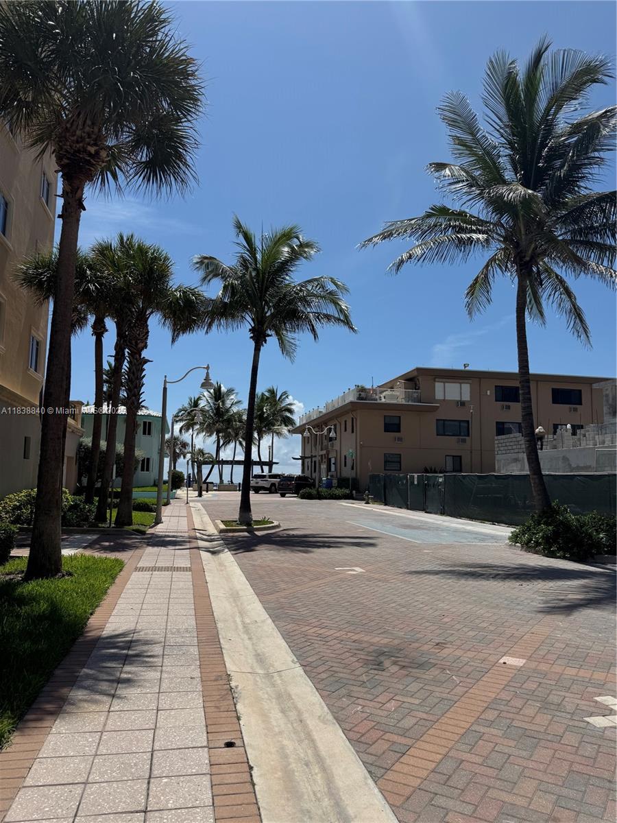 HOLLYWOOD BEACH SECOND AD - Residential Lease