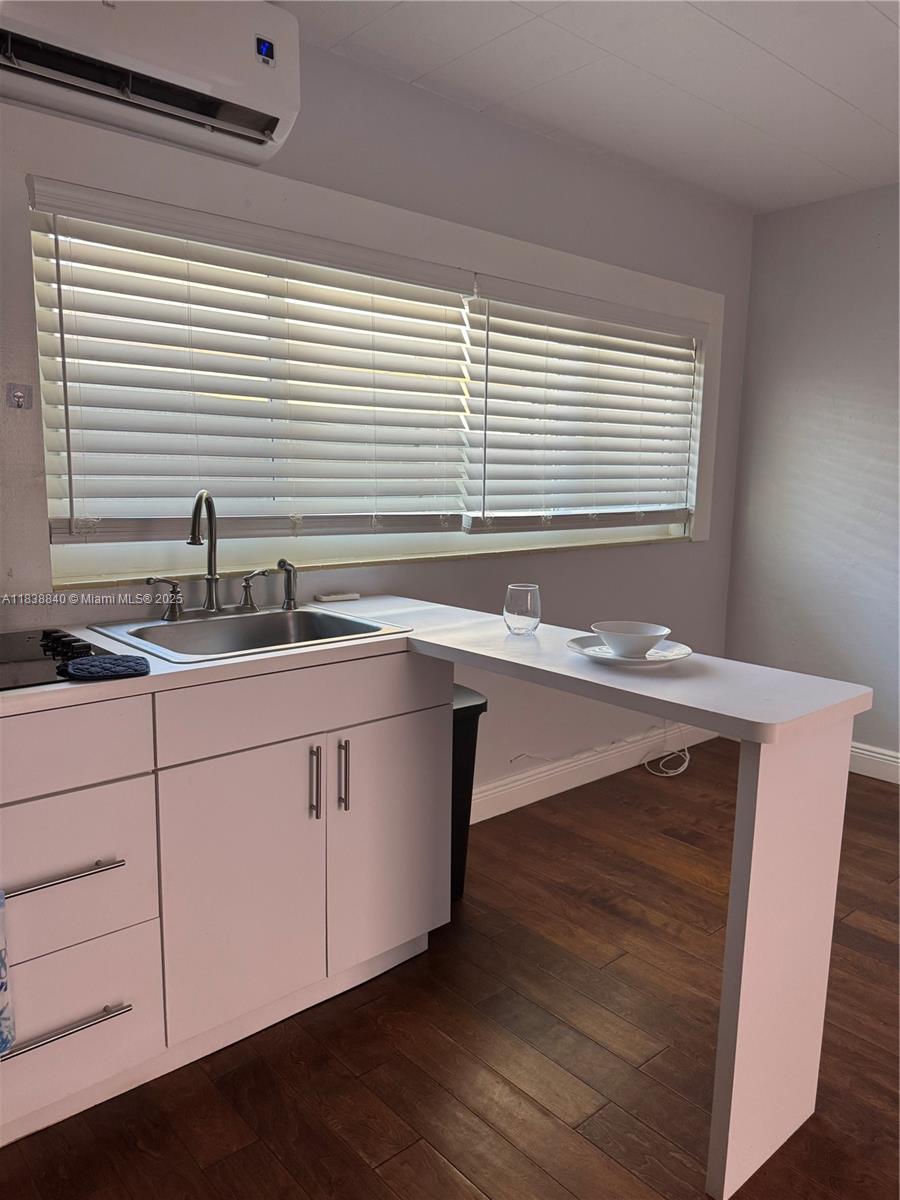 HOLLYWOOD BEACH SECOND AD - Residential Lease