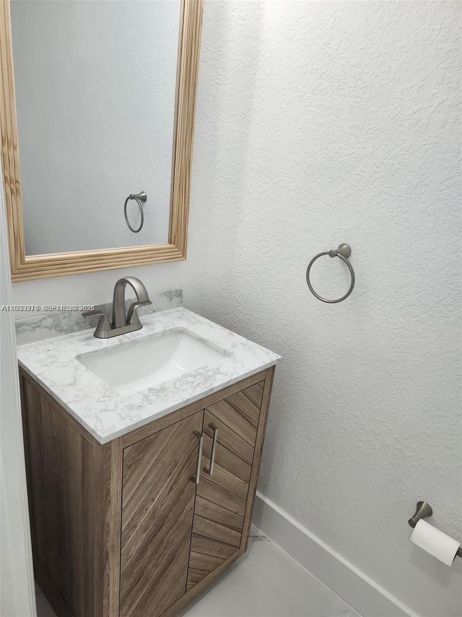 ISLANDS AT DORAL - Residential