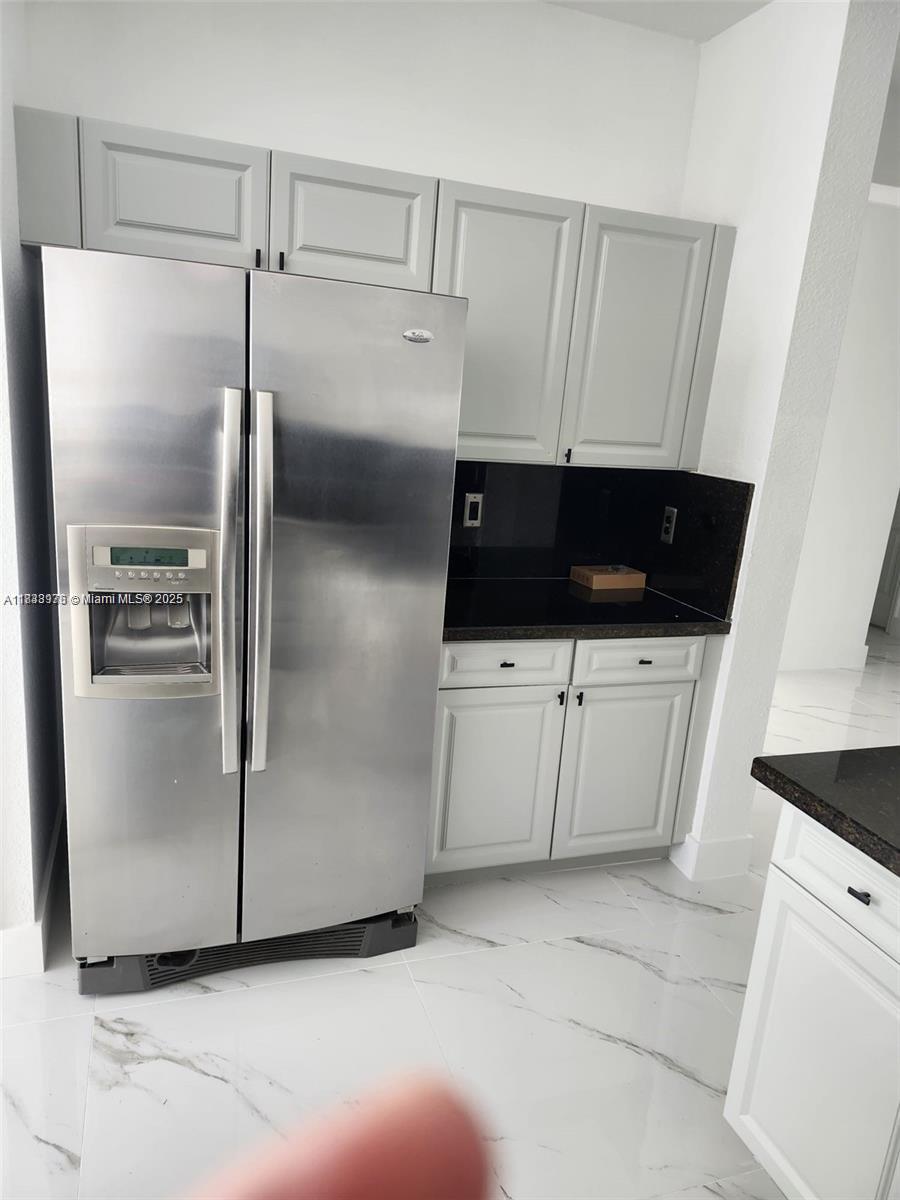 ISLANDS AT DORAL - Residential