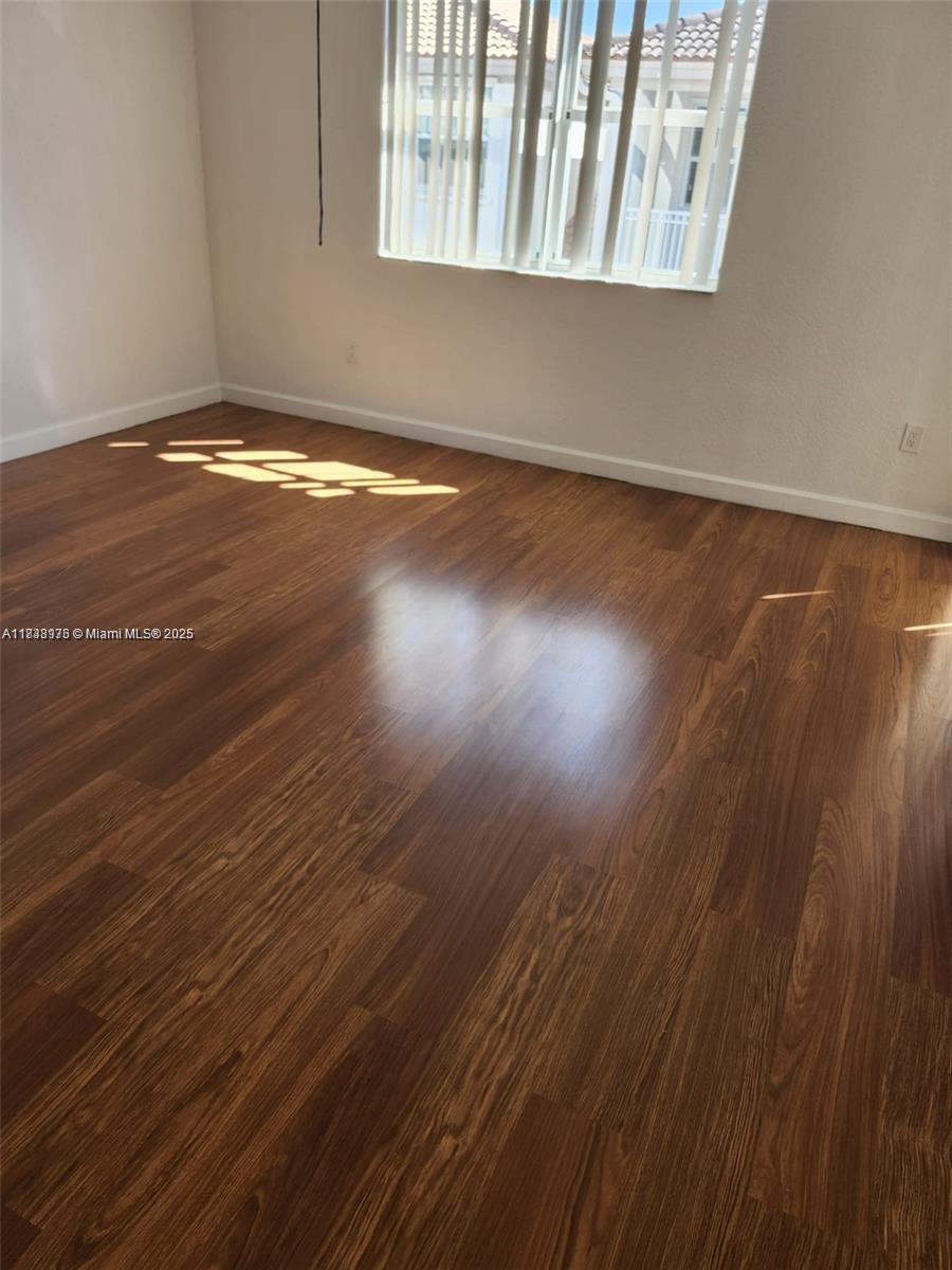 ISLANDS AT DORAL - Residential