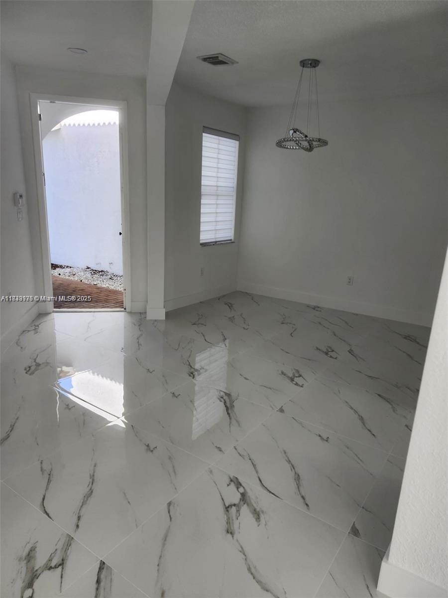 ISLANDS AT DORAL - Residential