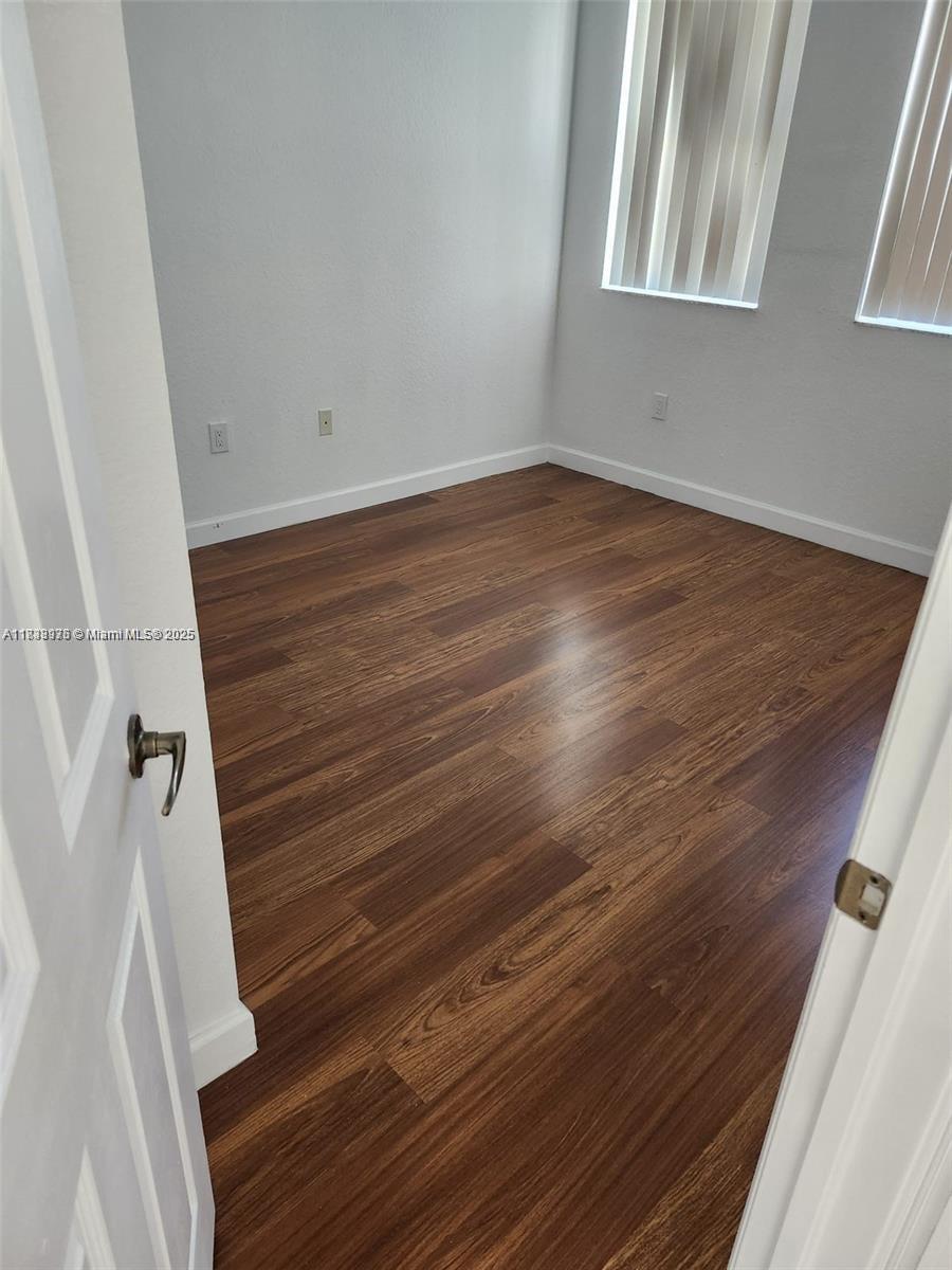 ISLANDS AT DORAL - Residential