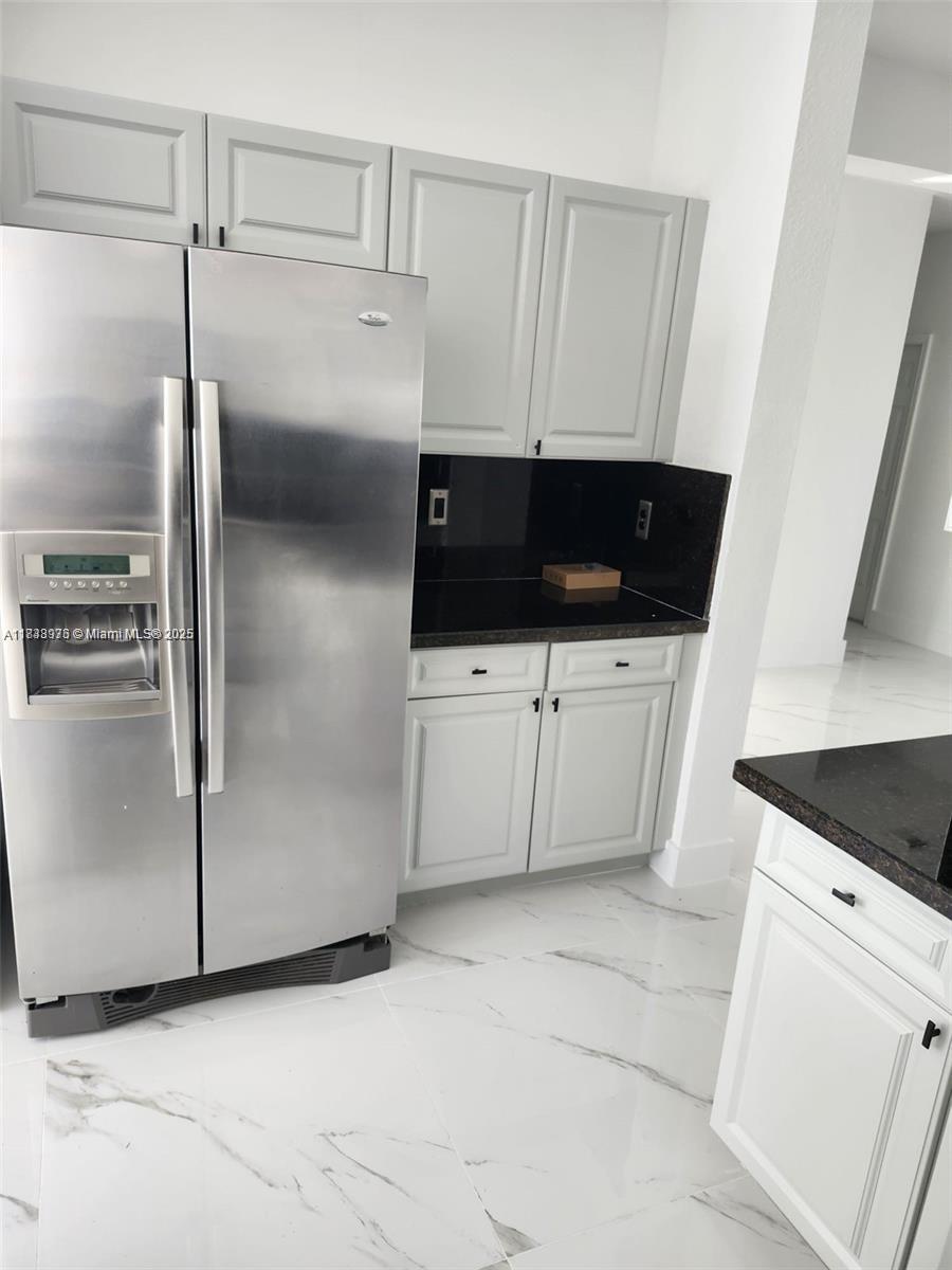 ISLANDS AT DORAL - Residential