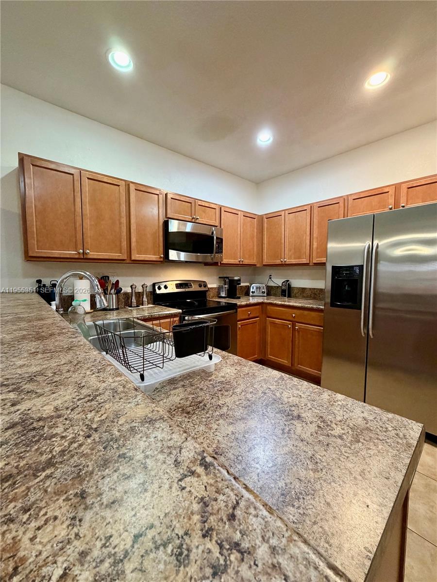 TRELLIS AT BAYSHORE - Residential