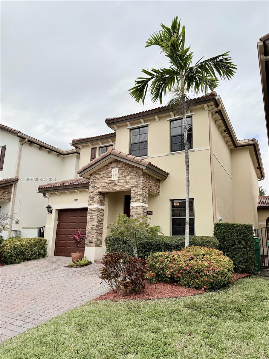 TRELLIS AT BAYSHORE - Residential