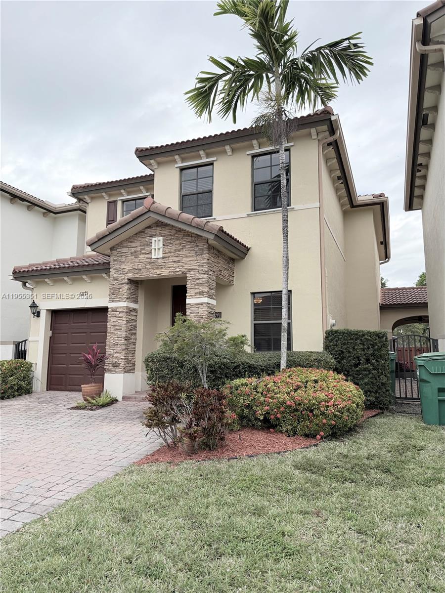 TRELLIS AT BAYSHORE - Residential