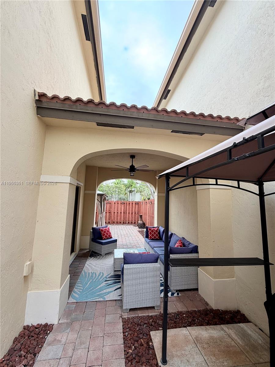 TRELLIS AT BAYSHORE - Residential