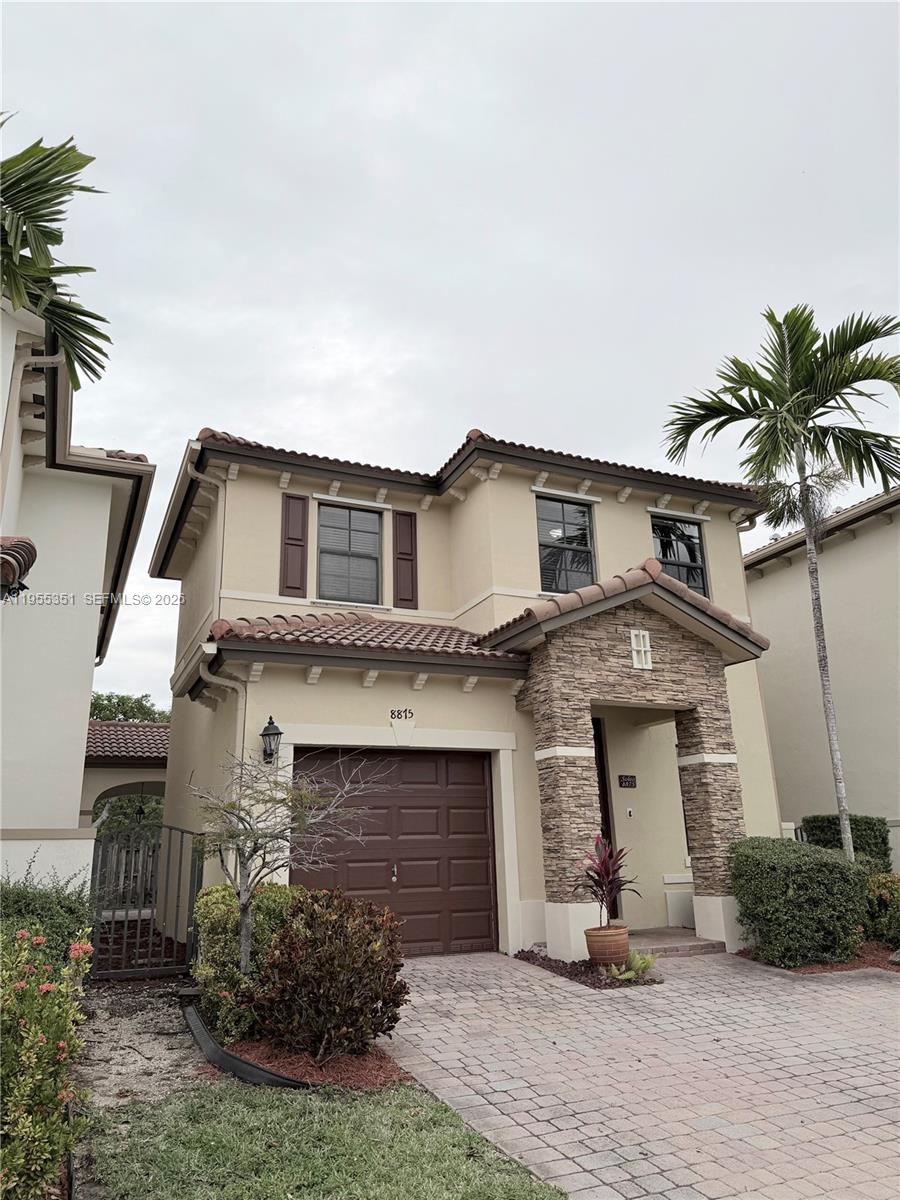 TRELLIS AT BAYSHORE - Residential