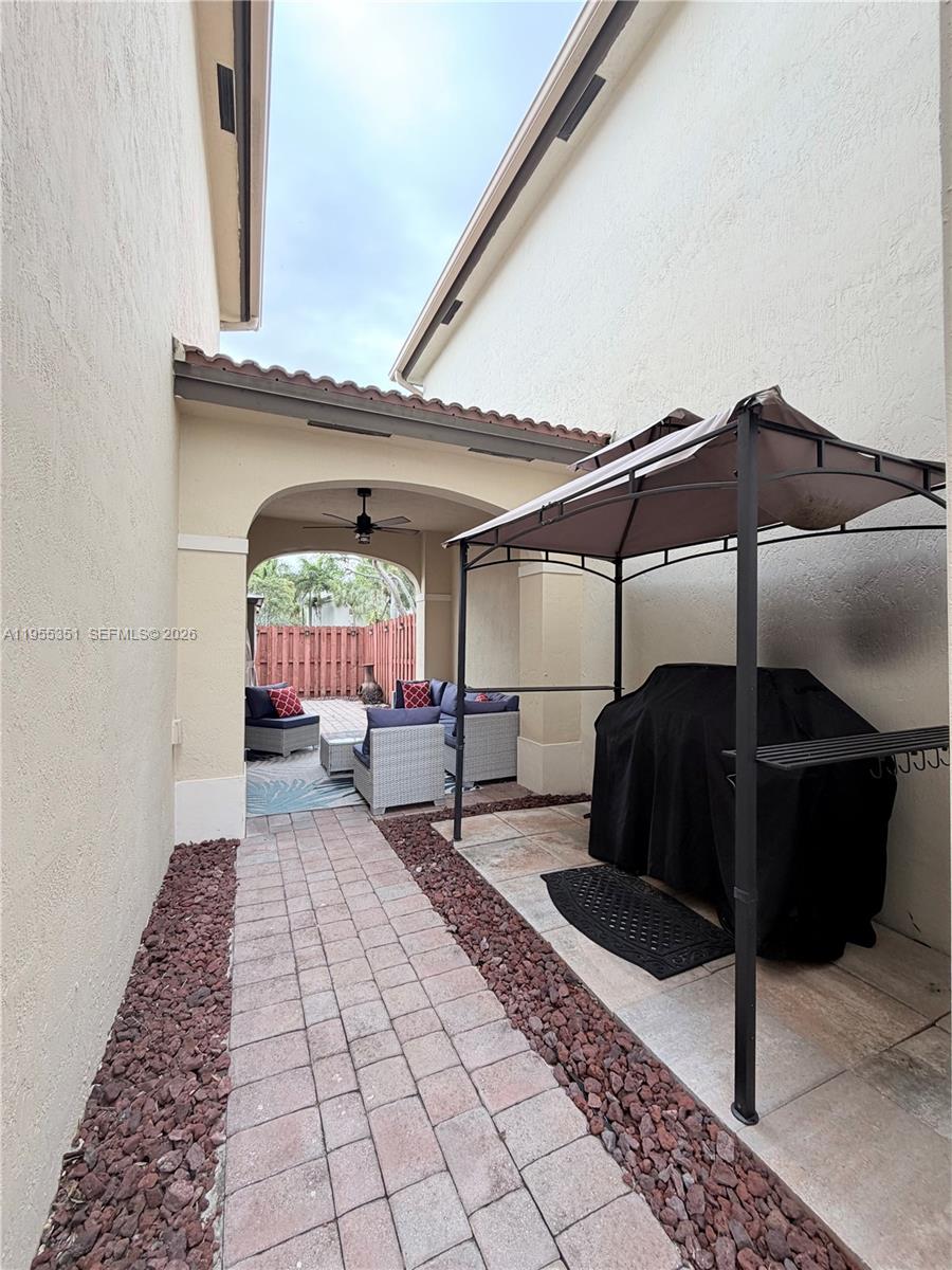 TRELLIS AT BAYSHORE - Residential