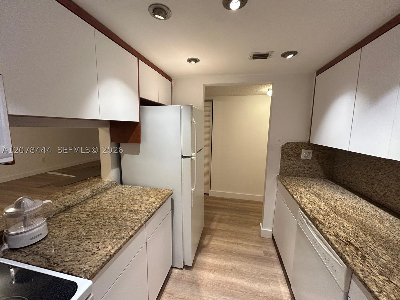 1673 Bay Rd 405