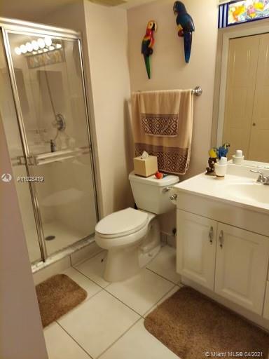 RACQUET CLUB APTS AT BONA - Residential