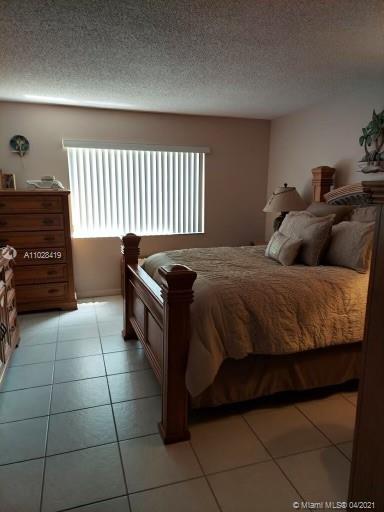 RACQUET CLUB APTS AT BONA - Residential