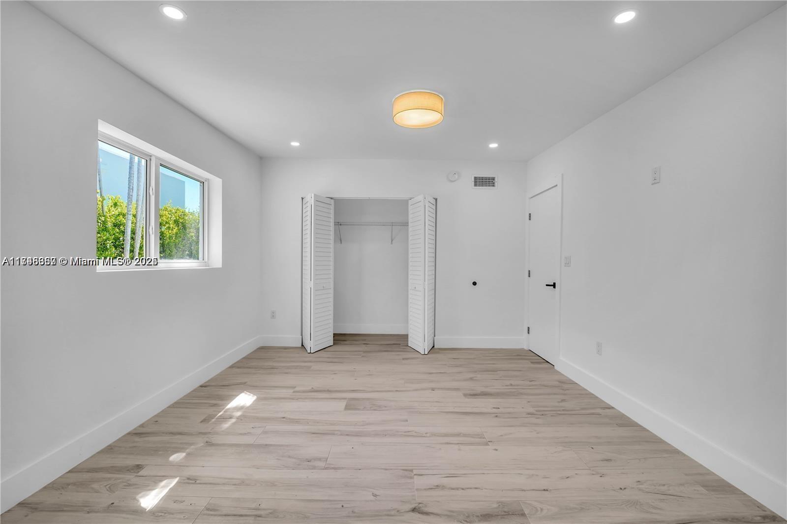 1905 Alamanda Dr