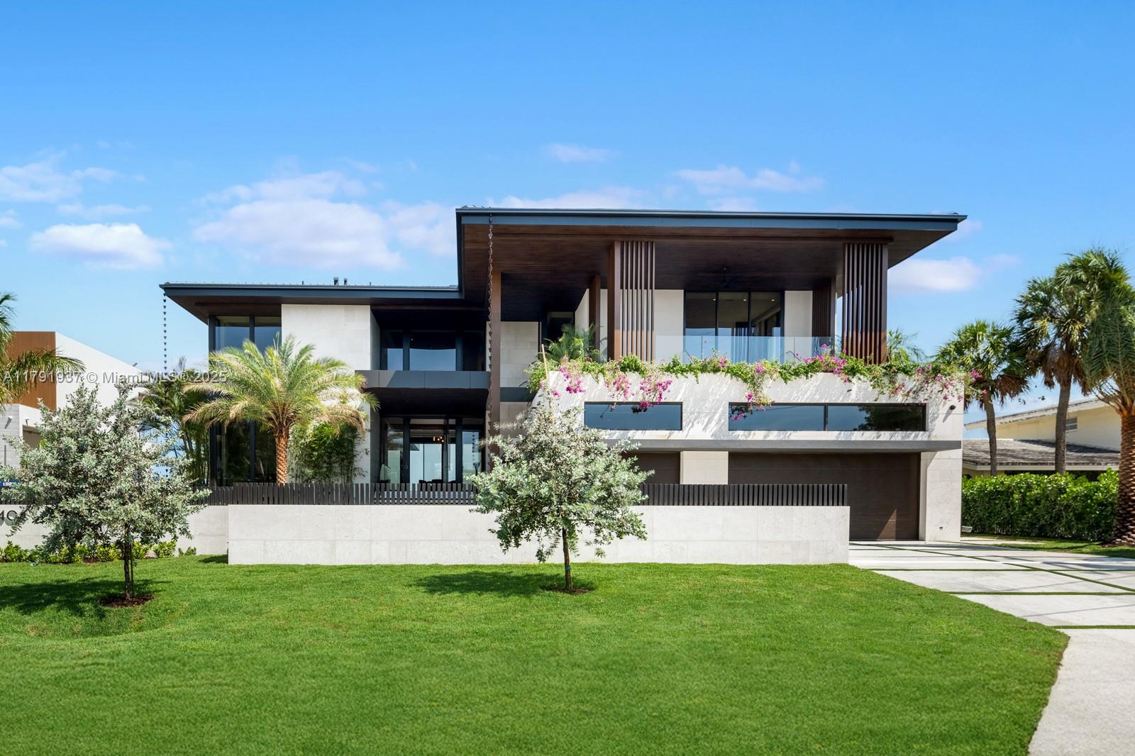 11404 N Bayshore Dr