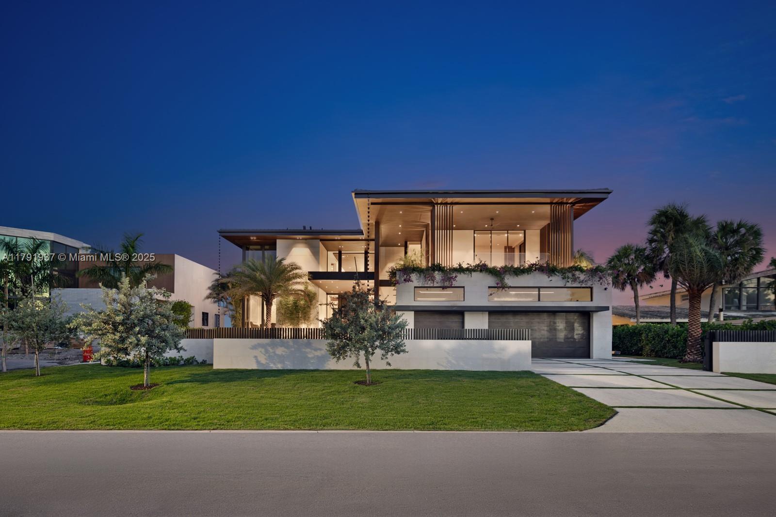 11404 N Bayshore Dr